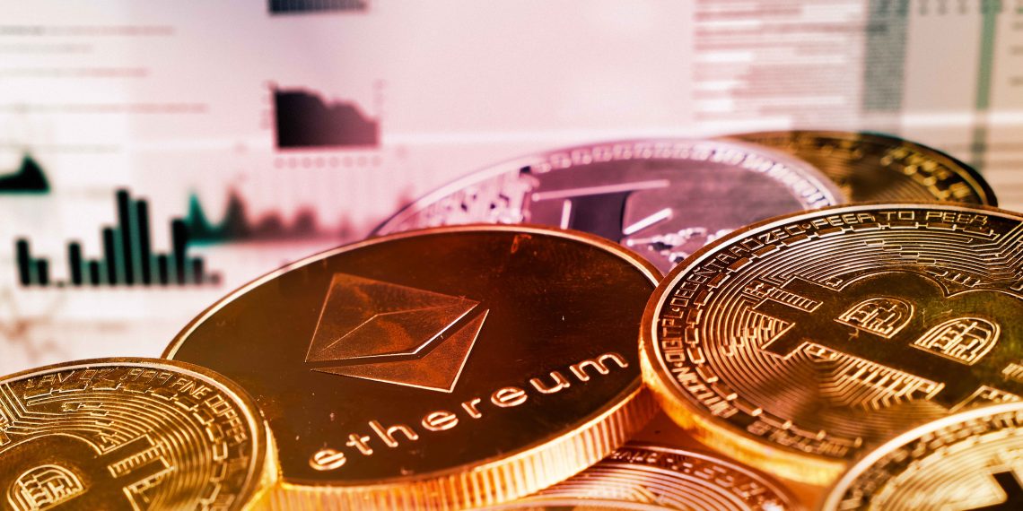 Crypto Legislation Likely Under Trump, Ex-SEC Chief Jay Clayton Says_