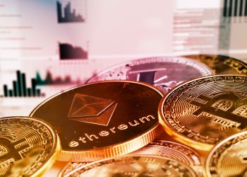 Crypto Legislation Likely Under Trump, Ex-SEC Chief Jay Clayton Says_